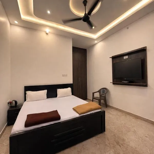 Vijay palace 850 meter away from Ram mandir，位于Ayodhya的酒店