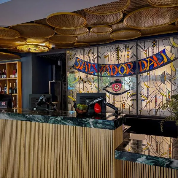 Dali Hôtel Perpignan - Restaurant，位于佩皮尼昂的酒店