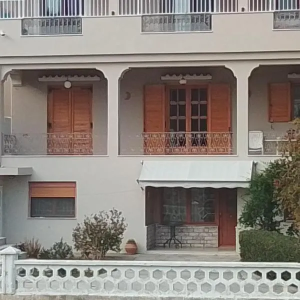 Ανετο σπίτι κοντά στη θάλασσα，位于弗隆塔多斯的酒店