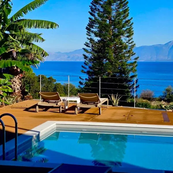 Cozy Romantic Studio with Pool & Sea View Rastoni，位于梅里逊的酒店