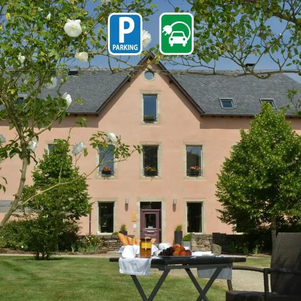 HÔTEL LA FERME DE BOURRAN - RODEZ - parking privé avec bornes pour voitures électriques，位于罗德兹的酒店