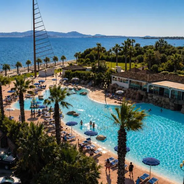 Phi Hotel Sighientu，位于卡皮塔纳的酒店