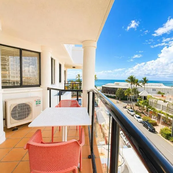 Stylish 1 Bedroom with Private Rooftop Spa at the Aegean，位于穆卢拉巴的酒店