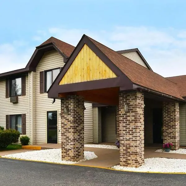 Travelodge by Wyndham Ishpeming/Marquette，位于Ishpeming的酒店
