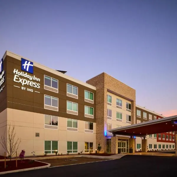 Holiday Inn Express & Suites Roseburg North by IHG，位于罗斯堡的酒店