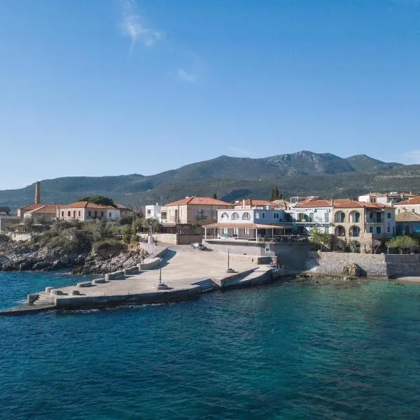 Gorgones, sea-front, great view，位于卡德哈米利的酒店