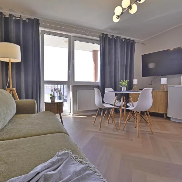 Sunset Apartments - Słoneczne dwa pokoje, kolej UBB, kawiarnie, restauracje, trasy rowerowe，位于斯维诺乌伊希切的酒店