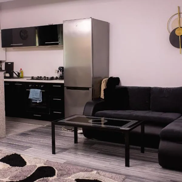 Luxury Stay Tomis Plus Constanta，位于康斯坦察的酒店