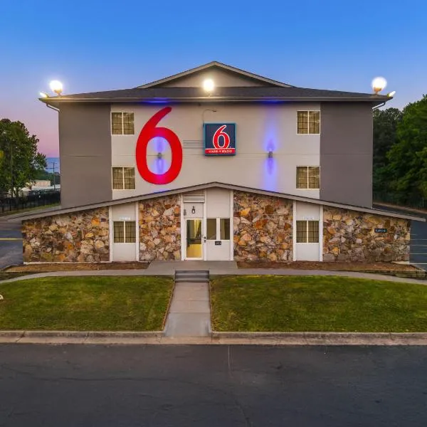 Studio 6 Little Rock AR South，位于小石城的酒店