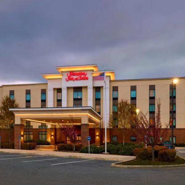 Hampton Inn & Suites Grants Pass，位于格兰茨帕斯的酒店