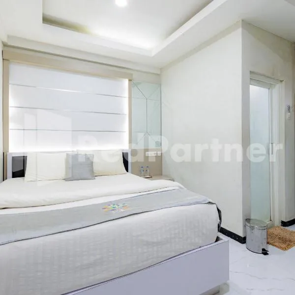 Tree Homestay Mitra RedDoorz，位于Kasri的酒店