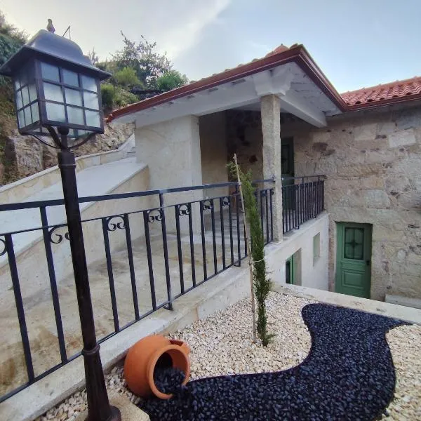 Abrigo da Serra - Soajo Mountain Lodge,位于Adrão的酒店
