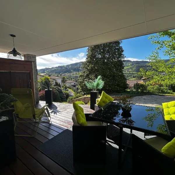 Chambre d'hôtes de la Riaille 400 m de la dolce via，位于Le Cheylard的酒店