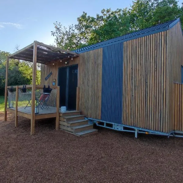 Tiny House nature & détente, Vercors, terrasse, vue montagne，位于La Motte-Fanjas的酒店