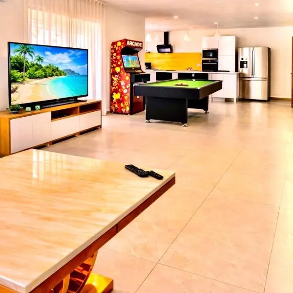 Villa 220 m2 avec 5 chambres 6 lits doubles 2 toilettes 2 salles de bain，位于Beire-le-Châtel的酒店