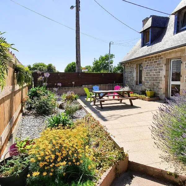Les Oeillets - Gite à 50m de la mer - Cote de Granit Rose - GR34，位于特雷伯尔当的酒店