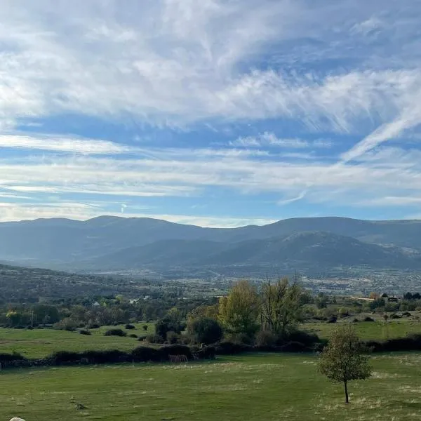 Casa Pastora, Vistas al Valle de Lozoya y Parque Nacional del Guadarrama，位于Garganta de los Montes的酒店