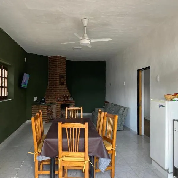 La Casita Azul La Falda，位于拉法尔达的酒店