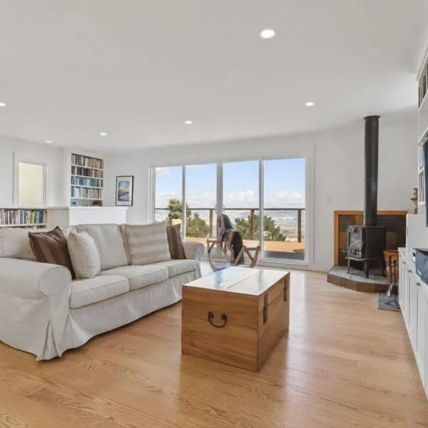 Stunning Views by the Bay 2BR，位于布里斯班的酒店