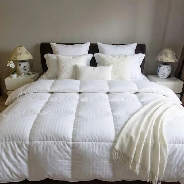 Luxury Modern 3BR Apartment Near Airport Fast Wi-Fi PS4 Workstation，位于乌兰巴托的酒店