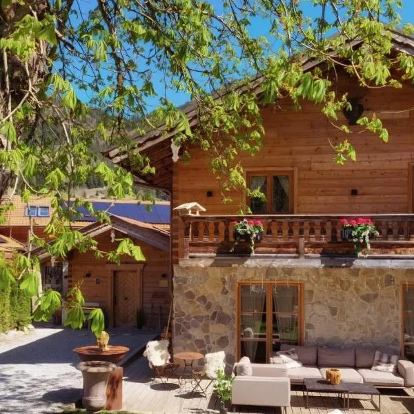 exklusives Alpenchalet mit Jacuzzi & Sauna für bis zu 10 Personen，位于贝里斯泽尔的酒店