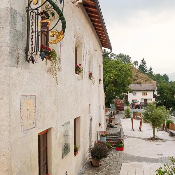 Boutiquehotel Weißes Rössl Lichtenberg von 1480,位于Montechiaro的酒店