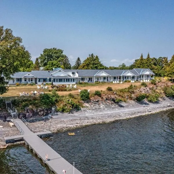 Shore Acres Inn and Restaurant,位于North Hero的酒店