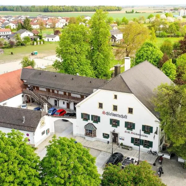 Schlosswirtschaft Moos, Zimmer mit Wirtshaus und Natur，位于Moos的酒店