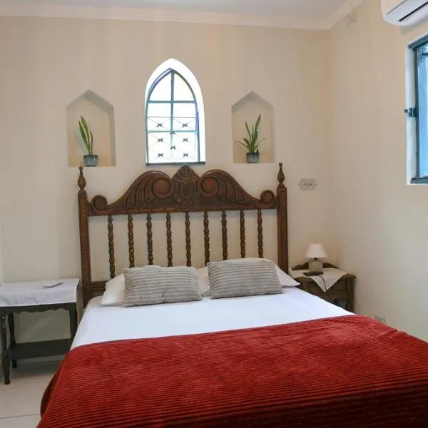 Hostel Castell Di Madre，位于桑托斯的酒店