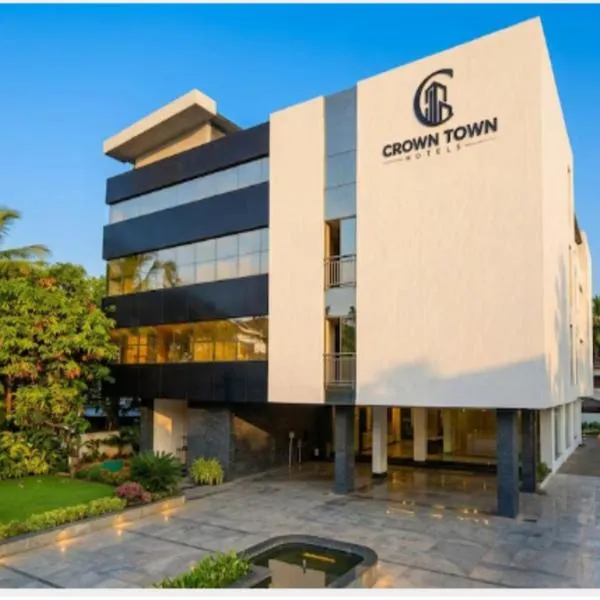 Crown Town Hotel - Kalamassery，位于科钦的酒店