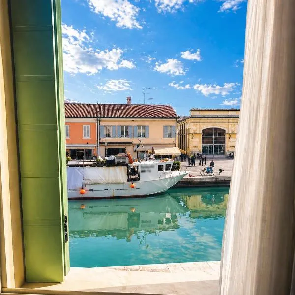 La Finestra sul Porto，位于切塞纳蒂科的酒店