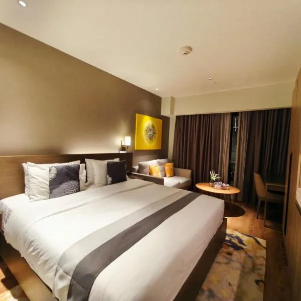 Light Premium Suites, Novotel Acqua Manila near Makati，位于马尼拉的酒店