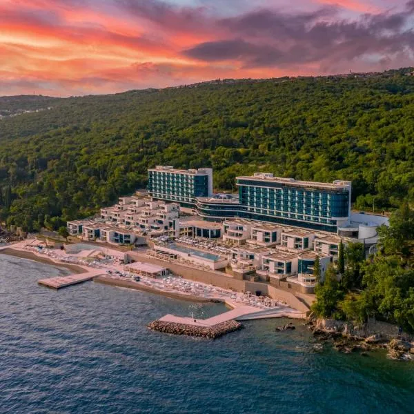 Hilton Rijeka Costabella Beach Resort And Spa，位于里耶卡的酒店