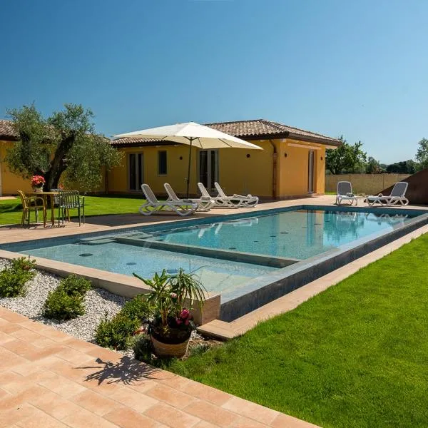 Agriturismo Bio Agricoccinella，位于福洛尼卡的酒店