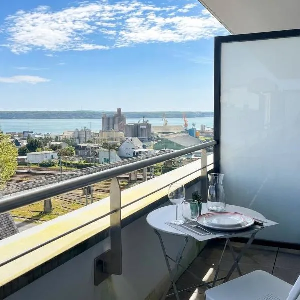 Appartement Vue Mer & Parking - Centre-ville，位于布雷斯特的酒店
