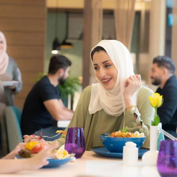 Holiday Inn & Suites Al Jubail by IHG,位于奥朱贝尔的酒店