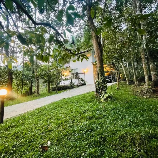 The Perch at Druv Dakshin Farms- Entire Villa 2BHK，位于Padinjarathara的酒店