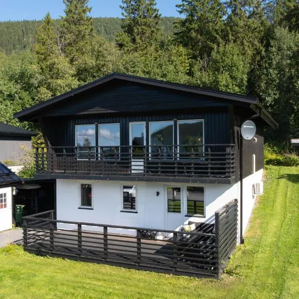 Åre Travel - Villa Solbringen eller Lilla Sol，位于奥勒的酒店