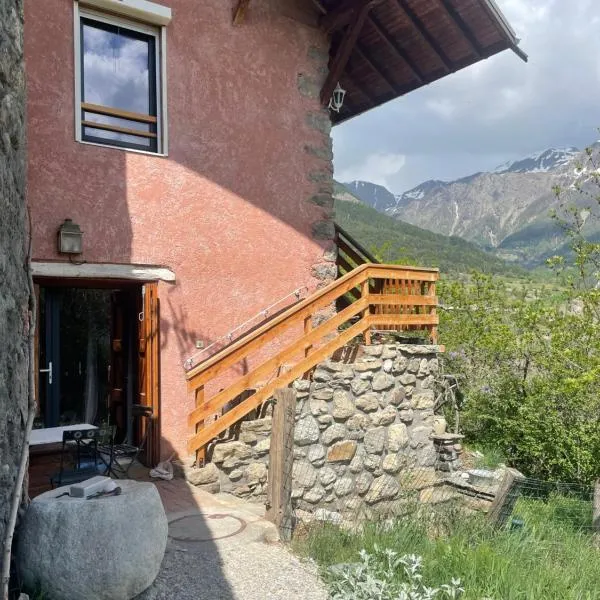 Maison ancienne cœur de Parc des Ecrins，位于雷阿隆的酒店