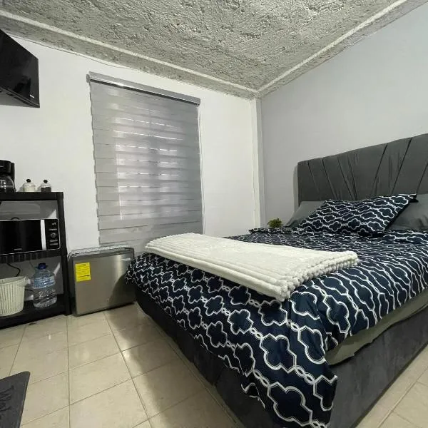 Suite De Descanso En Urbanización Residencial FRENTE AL AEROPUERTO，位于Maiquetia的酒店