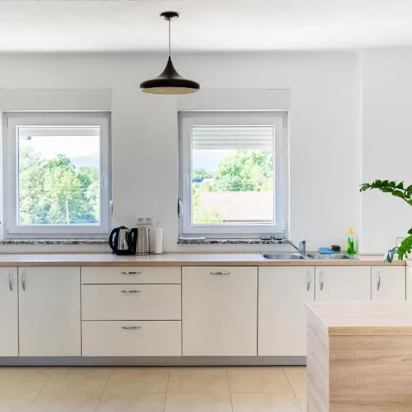 Apartman VITINA，位于柳布什基的酒店