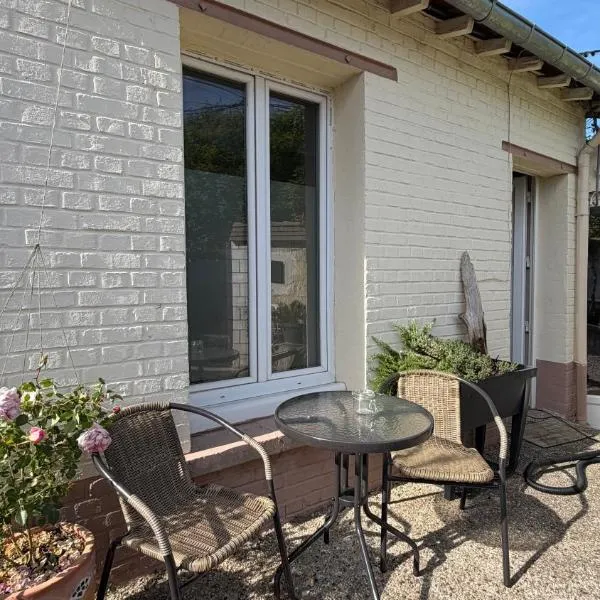 Mini studio et espace extérieur，位于梅里索瓦茨的酒店