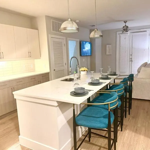Frisco Lux 2BR plus King Bed 4 min to Toyota stadium FIFA26，位于弗赖拉辛的酒店