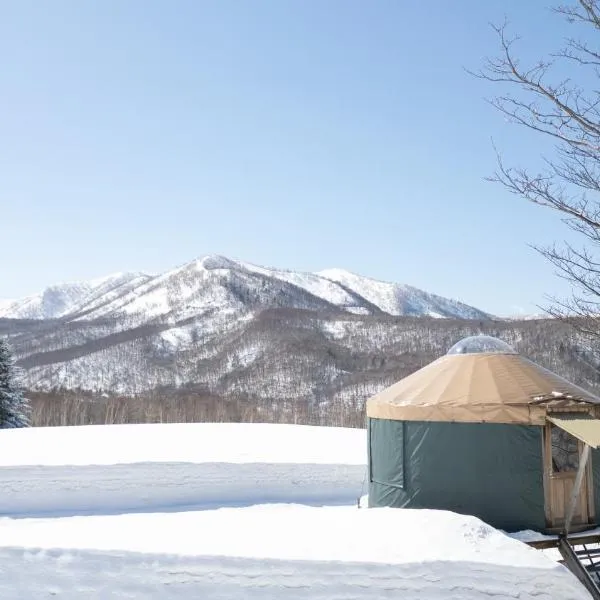 The Yurts at Margo's Garden, Kiroro，位于后志的酒店