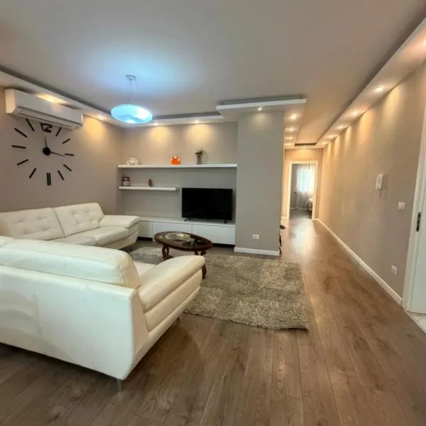 Valentina Cozy 2-Bedroom House，位于Lushnjë的酒店