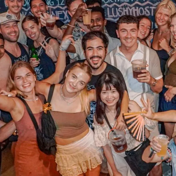 Lushy Hostel Kuta Legian，位于勒吉安的酒店