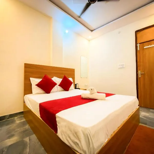 H B K Hotel Near Prem Mandir，位于范兰德凡的酒店