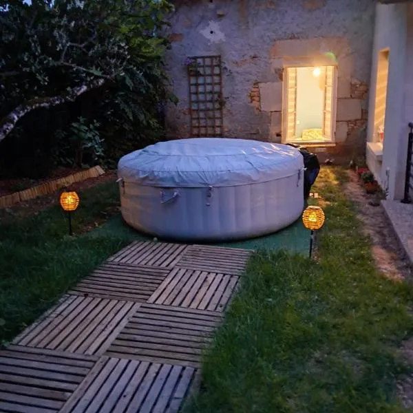 Au doux rêve gite avec piscine et spa privés，位于Puyfebert的酒店