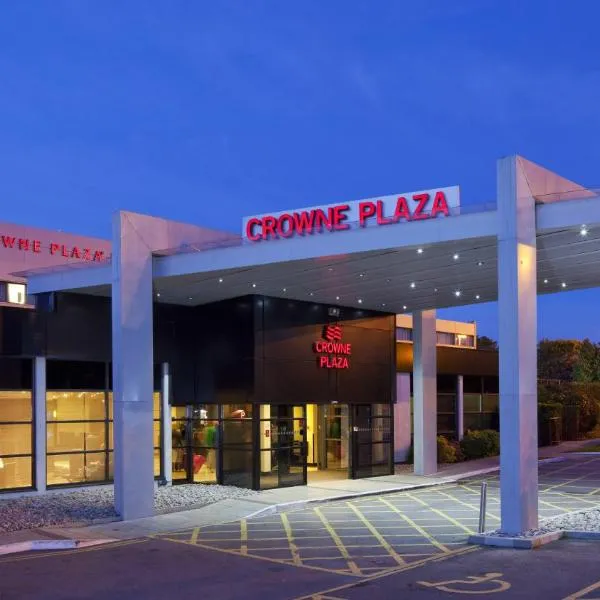 假日皇冠曼切斯特机场酒店,位于Manchester Airport的酒店
