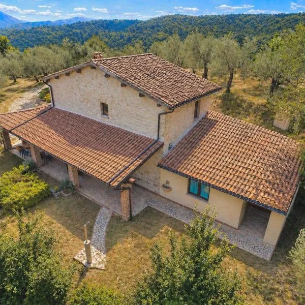 VILLA NOCRI - Villa Privata con Piscina & Sauna，位于Montefranco的酒店